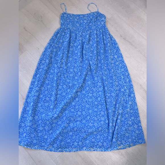 Abercrombie & Fitch Dresses & Skirts - Abercrombie and Fitch Spaghetti Strap Sun Dress